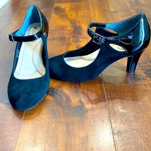 Gianni Bernini Velmah Memory Foam Mary Jane Pumps